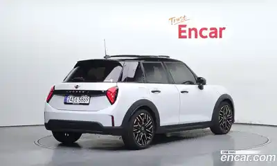 Mini Cooper 2025 2.0 гидро в Москве № 1423454, миниатюра 2