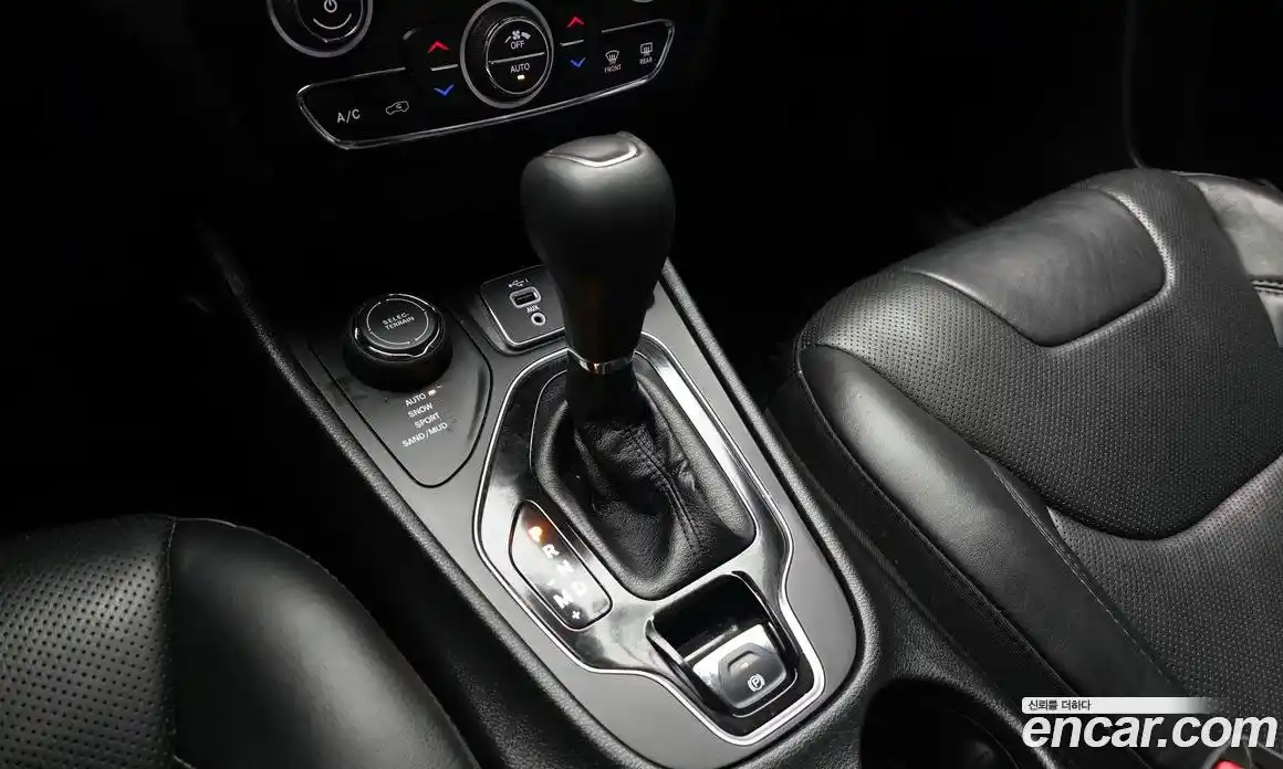 Jeep Cherokee 2021 2.4 гидро в Москве № 1424363, фото 12