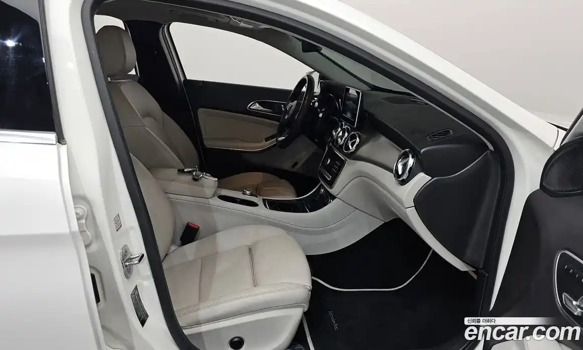 Mercedes-Benz GLA-Class 2019 2.0 гидро в Москве № 1544888, фото 16