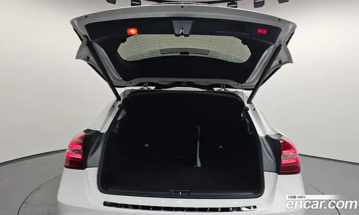 Mercedes-Benz GLA-Class 2019 2.0 гидро в Москве № 1544888, фото 26