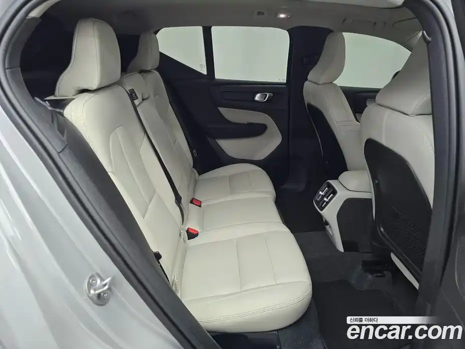 Volvo XC40 2024 2.0 гидро в Москве № 1547037, фото 18