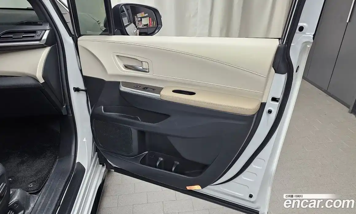 Toyota Sienna 2023 2.5 гидро в Москве № 1550022, фото 15