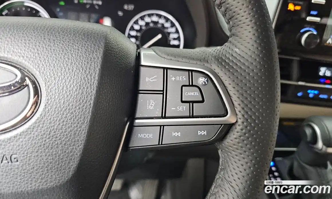 Toyota Sienna 2023 2.5 гидро в Москве № 1550022, фото 30