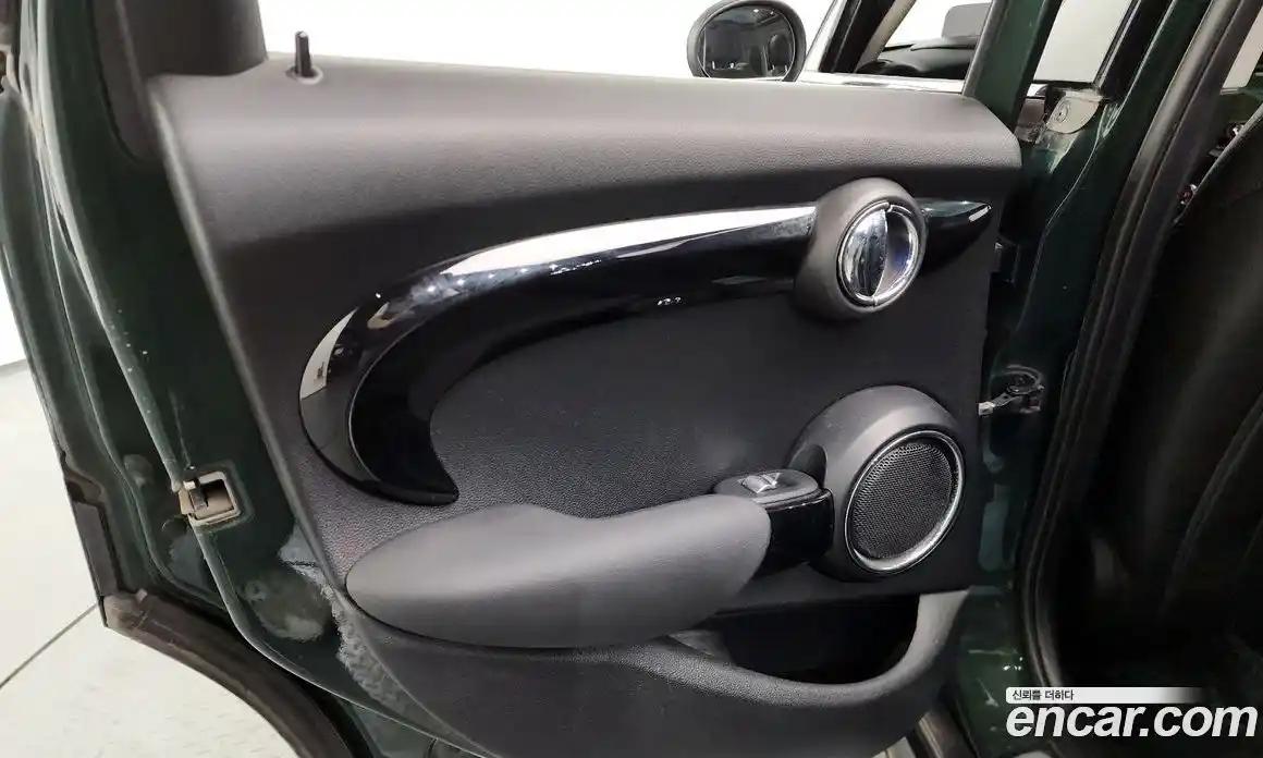 Mini Cooper 2018 2.0 гидро в Москве № 1621703, фото 15