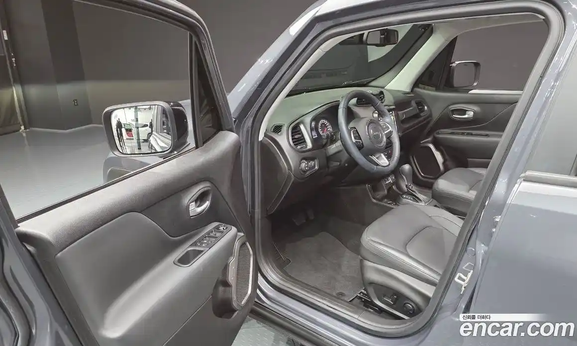 Jeep Renegade 2023 1.3 гидро в Москве № 1623746, фото 13