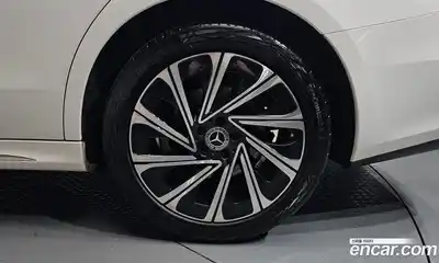 Mercedes-Benz E-Class 2024 2.0 гидро в Москве № 1689994, миниатюра 7