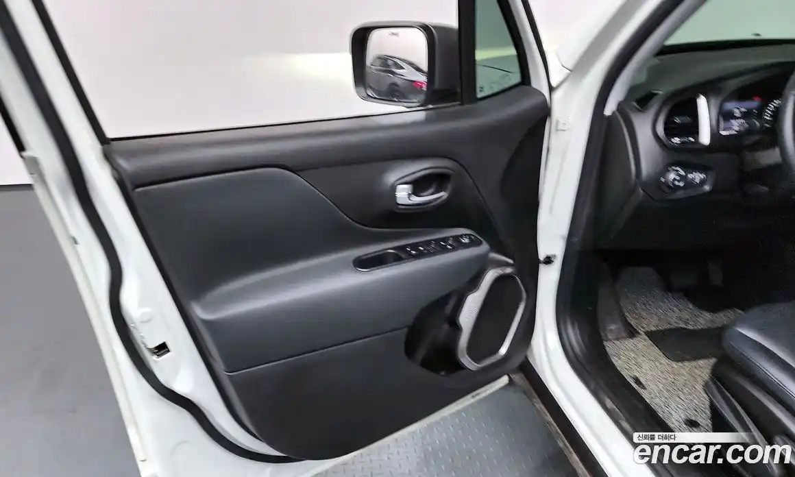 Jeep Renegade 2021 2.4 гидро в Москве № 1694023, фото 14