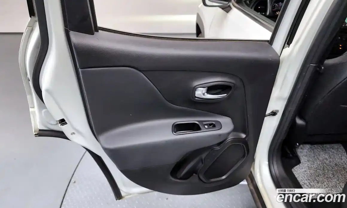 Jeep Renegade 2021 2.4 гидро в Москве № 1694023, фото 15