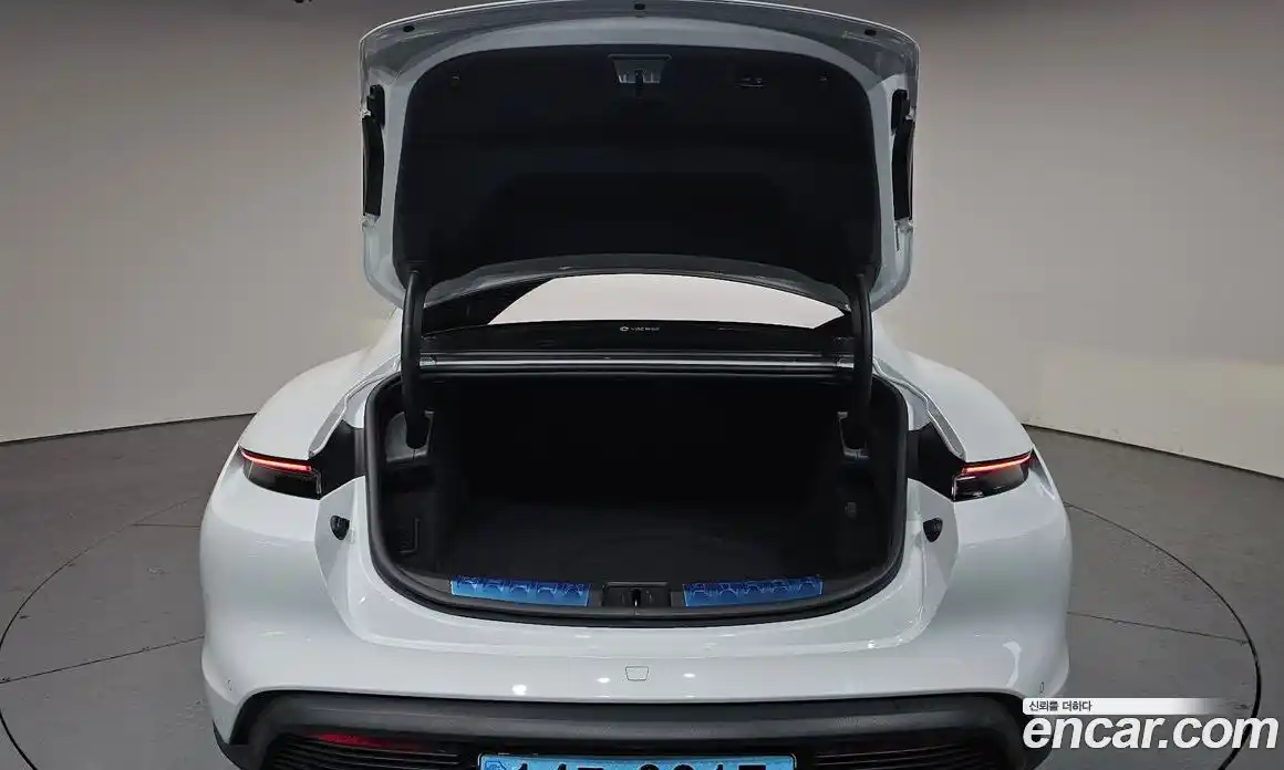 Porsche Taycan 2021 0.1 гидро в Москве № 1763774, фото 25