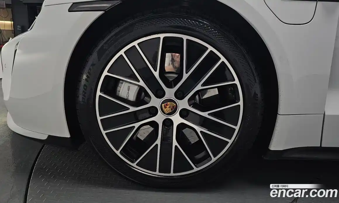 Porsche Taycan 2021 0.1 гидро в Москве № 1763774, фото 4