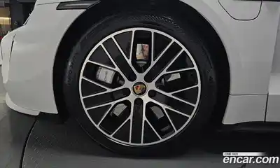 Porsche Taycan 2021 0.1 гидро в Москве № 1763774, миниатюра 4