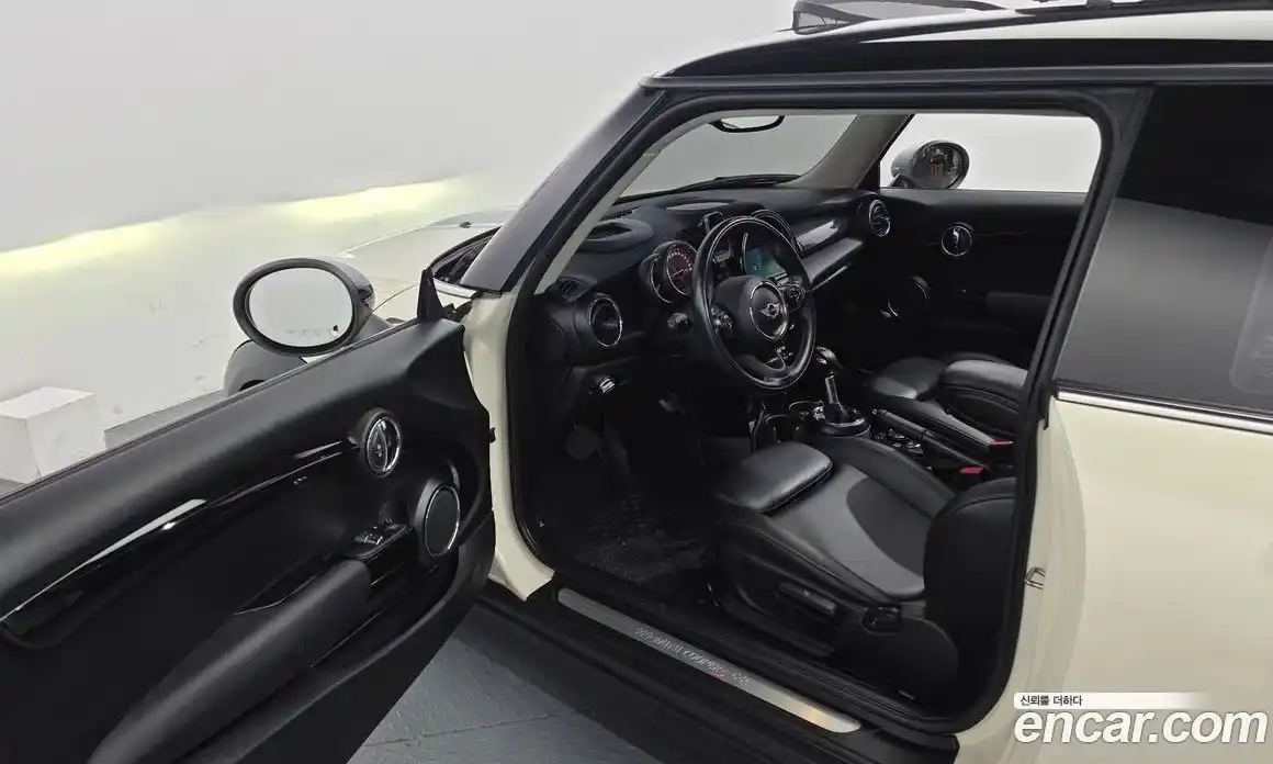 Mini Cooper 2018 2.0 гидро в Москве № 1764548, фото 13