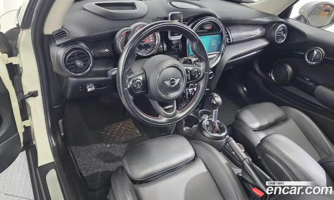 Mini Cooper 2018 2.0 гидро в Москве № 1764548, фото 10