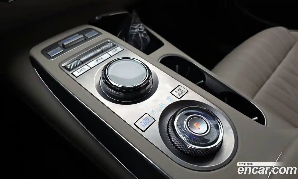 Genesis GV70 2023 2.5 гидро в Москве № 1832200, фото 12