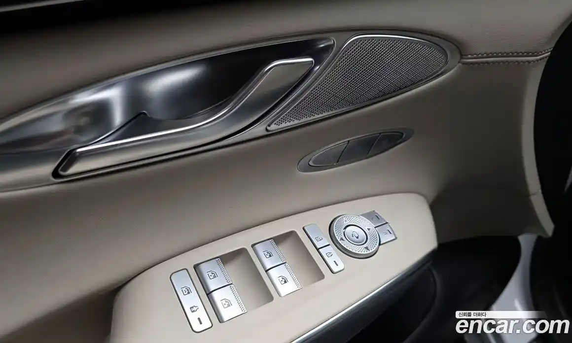 Genesis GV70 2023 2.5 гидро в Москве № 1832200, фото 30
