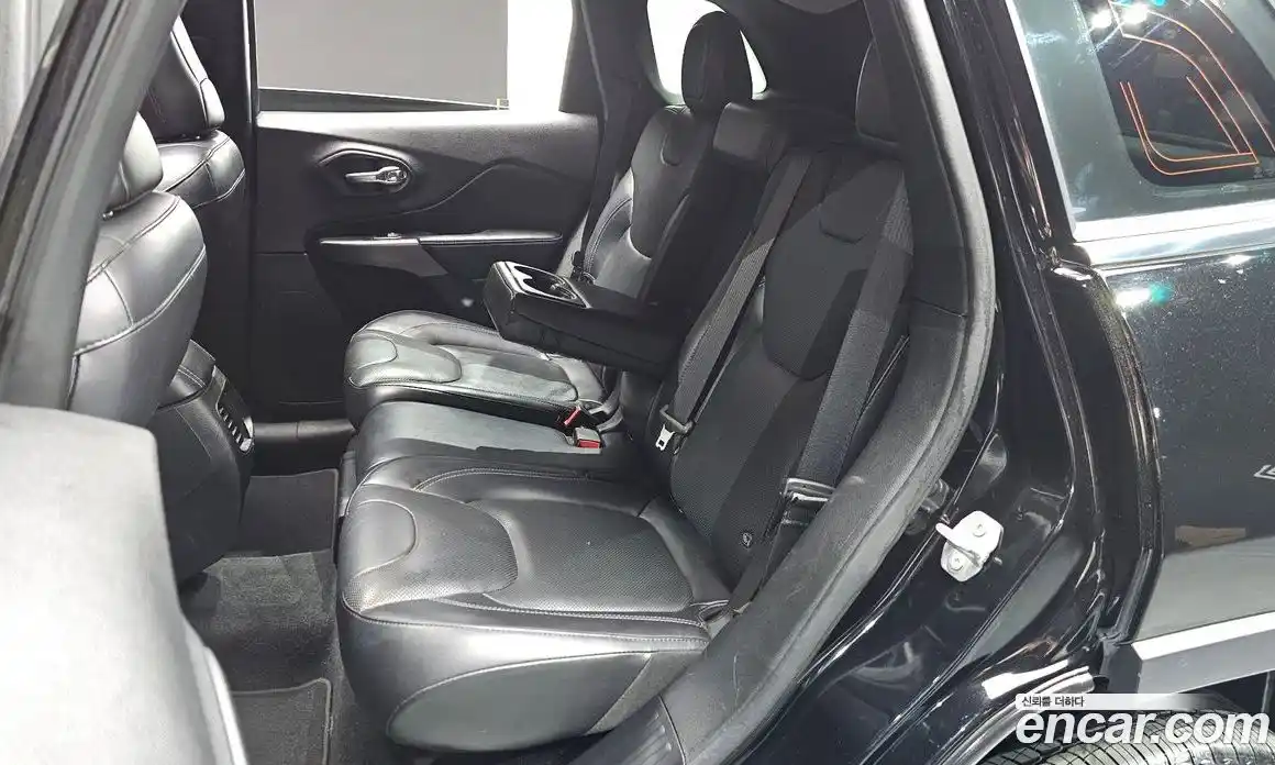 Jeep Cherokee 2019 2.4 гидро в Москве № 1838402, фото 13