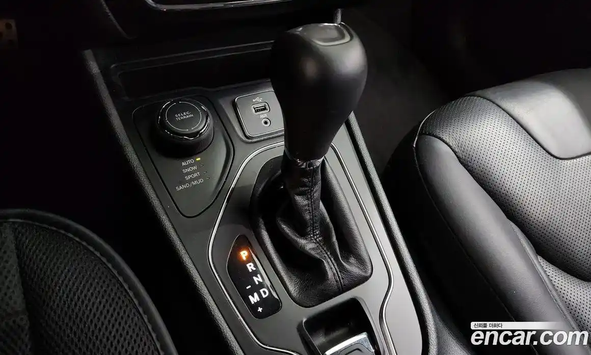 Jeep Cherokee 2018 2.4 гидро в Москве № 1838406, фото 12