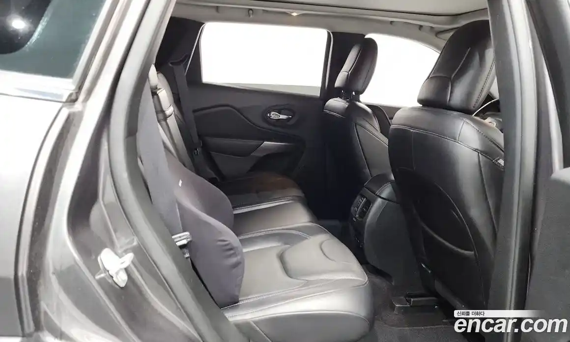 Jeep Cherokee 2018 2.4 гидро в Москве № 1838406, фото 16