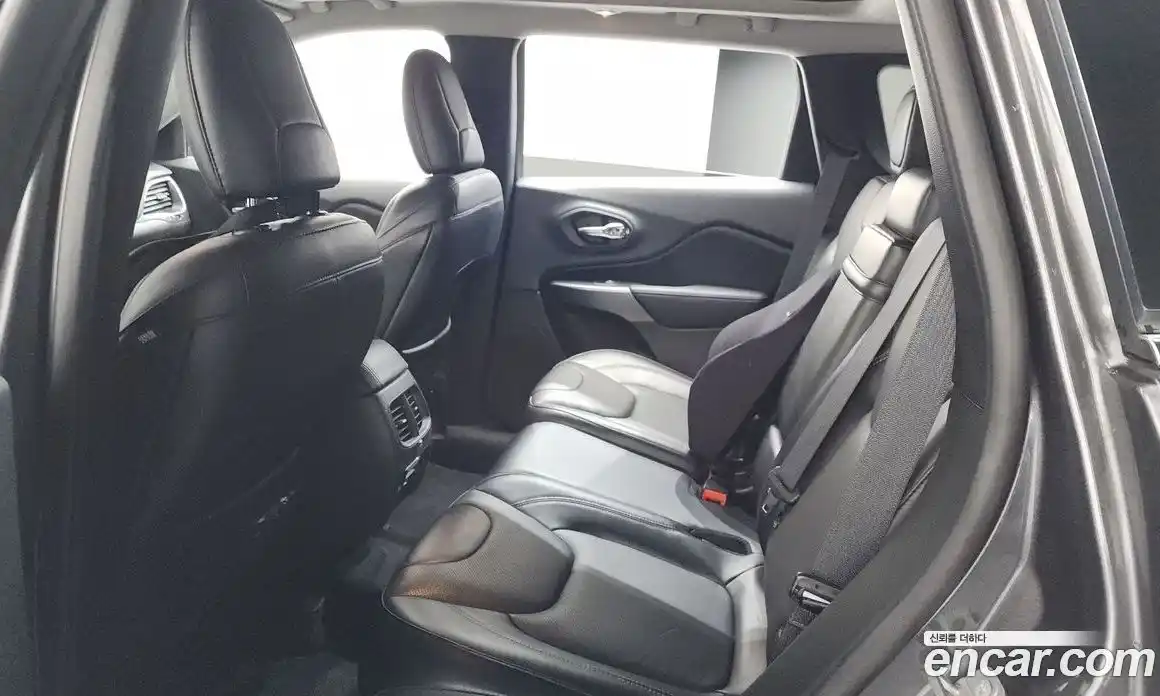 Jeep Cherokee 2018 2.4 гидро в Москве № 1838406, фото 33