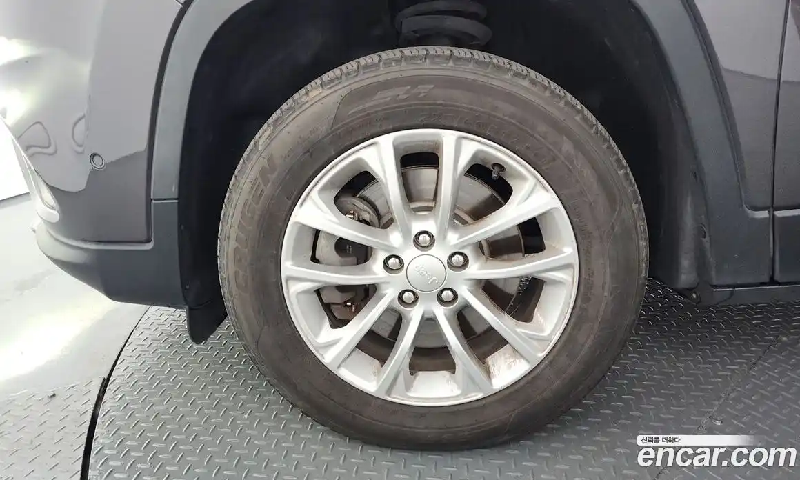 Jeep Cherokee 2018 2.4 гидро в Москве № 1838406, фото 5