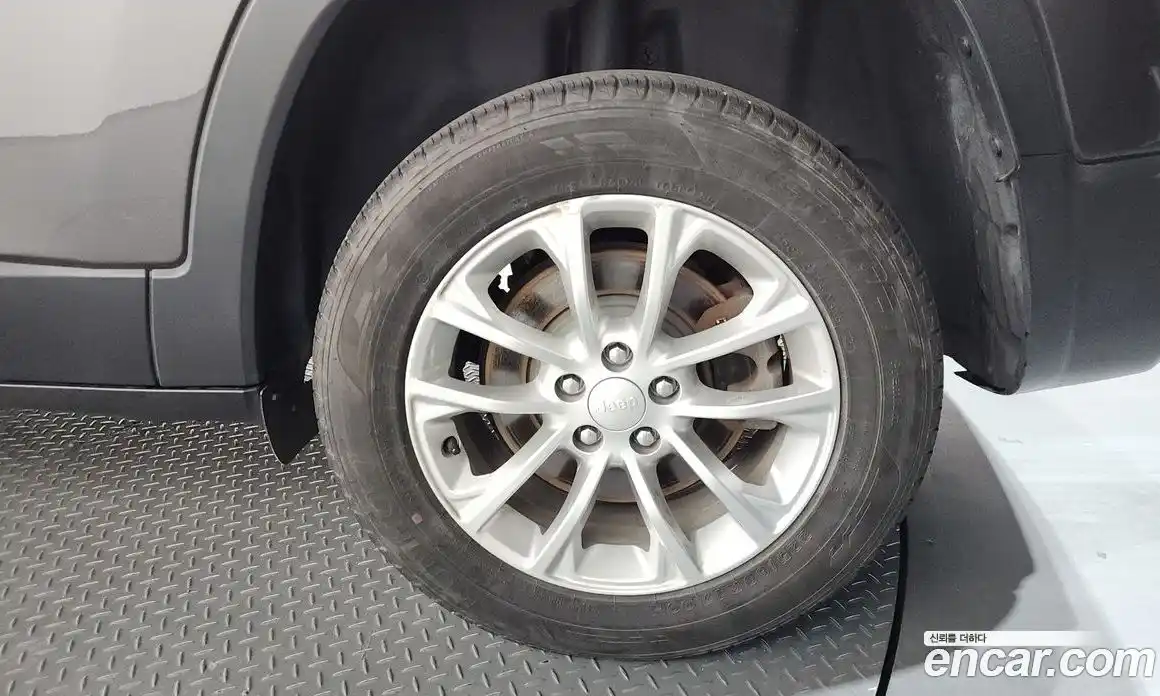 Jeep Cherokee 2018 2.4 гидро в Москве № 1838406, фото 7