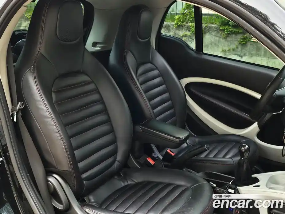 Smart Fortwo 2015 1.0 механика в Москве № 1843003, фото 14