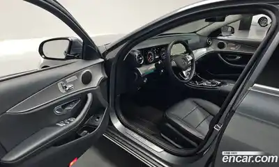 Mercedes-Benz E-Class 2018 2.0 гидро в Москве № 1279838, миниатюра 12