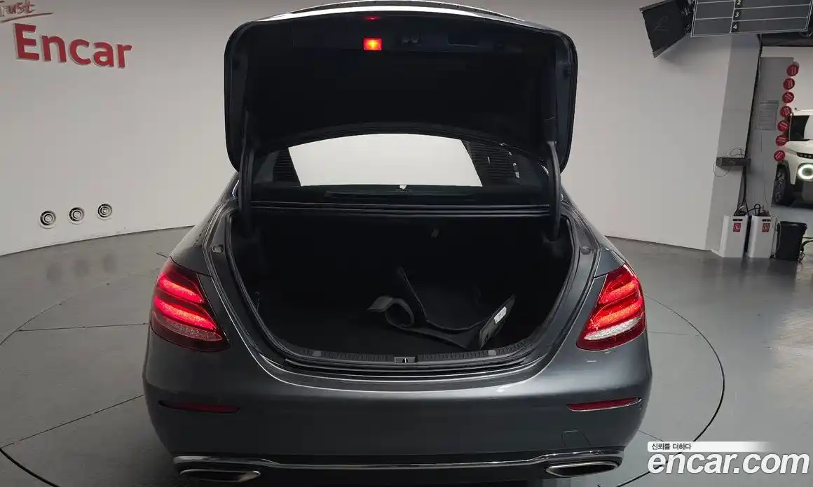 Mercedes-Benz E-Class 2018 2.0 гидро в Москве № 1279838, фото 25
