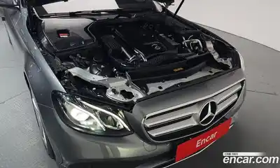 Mercedes-Benz E-Class 2018 2.0 гидро в Москве № 1279838, миниатюра 5
