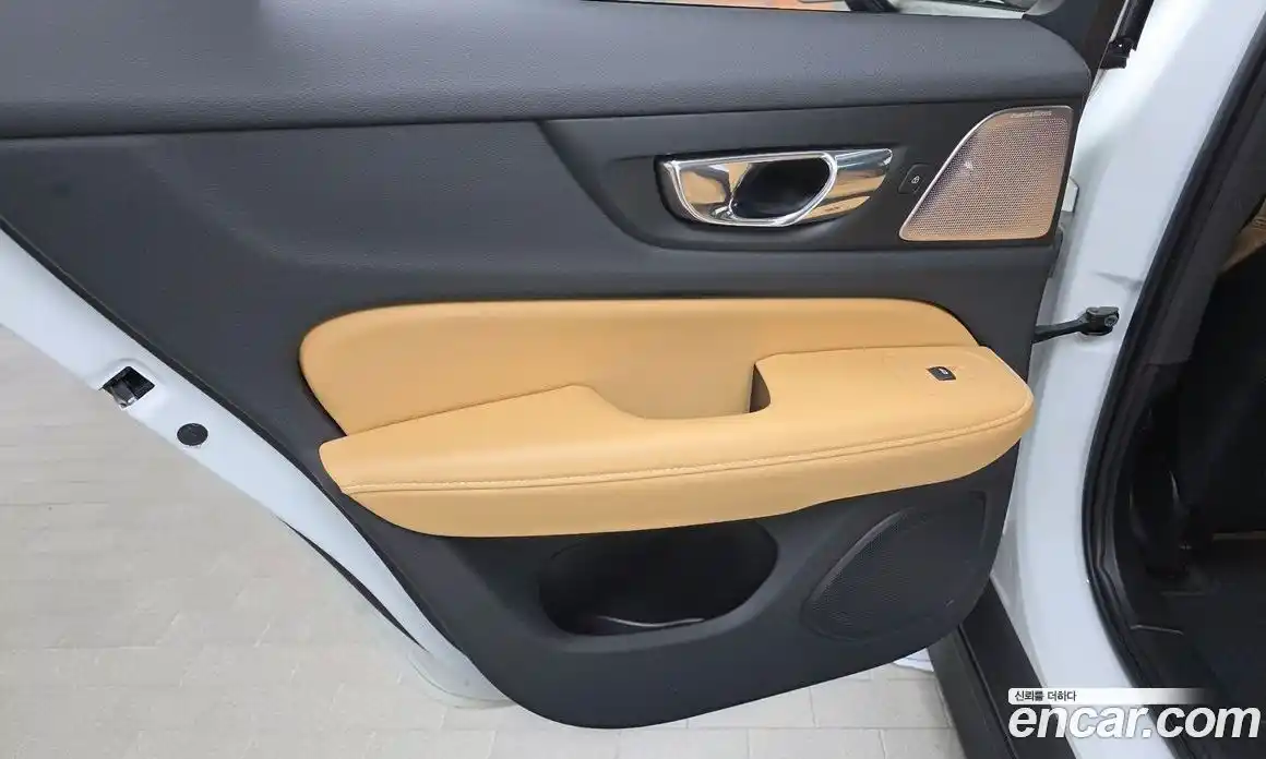 Volvo V60 2019 2.0 гидро в Москве № 1404708, фото 15