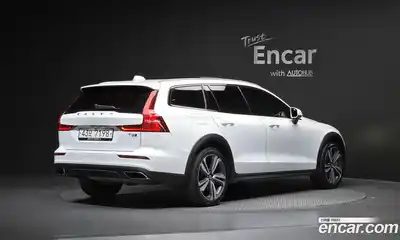 Volvo V60 2019 2.0 гидро в Москве № 1404708, миниатюра 2