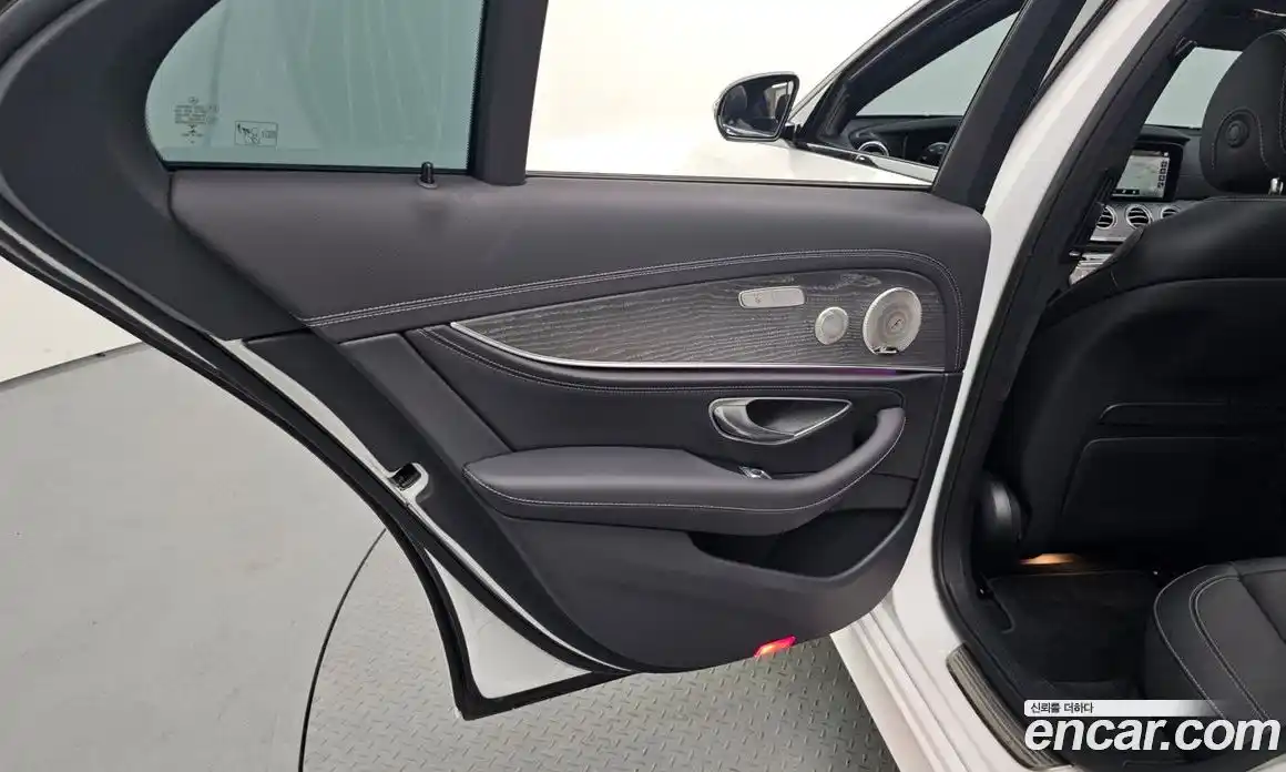 Mercedes-Benz E-Class 2023 2.0 гидро в Москве № 1545009, фото 13