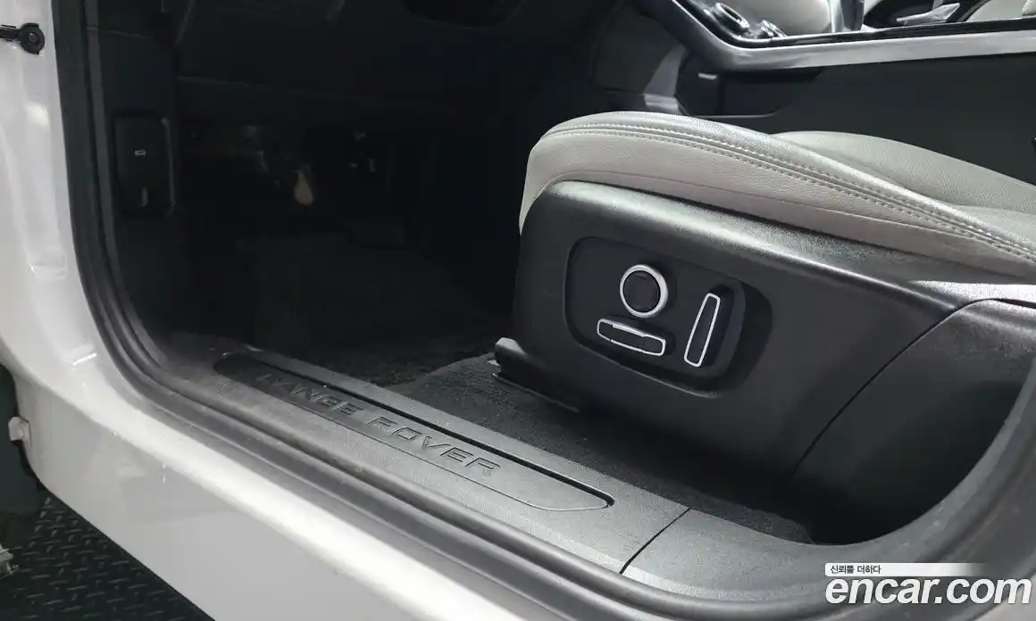 Land Rover Range-Rover Evoque 2021 2.0 гидро в Москве № 1547540, фото 31