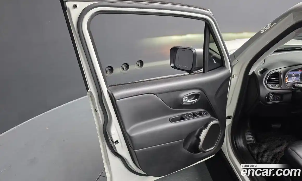 Jeep Renegade 2021 2.4 гидро в Москве № 1549658, фото 14