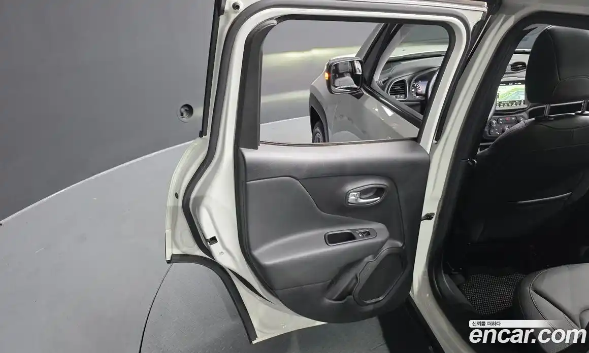Jeep Renegade 2021 2.4 гидро в Москве № 1549658, фото 15