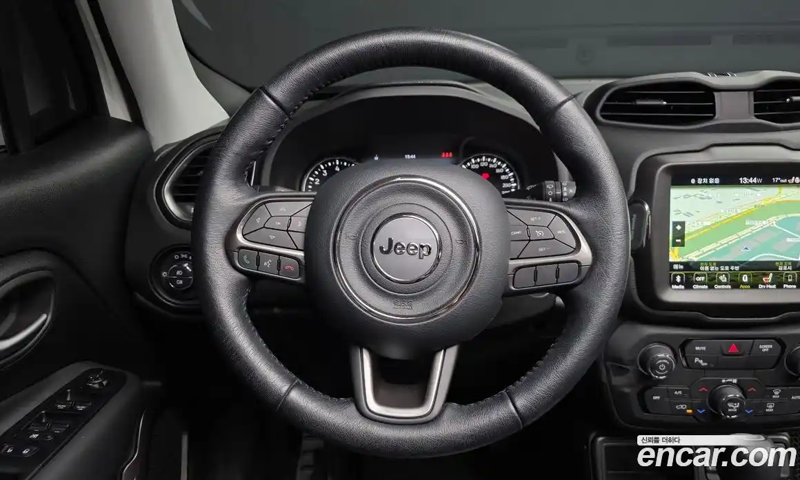 Jeep Renegade 2021 2.4 гидро в Москве № 1549658, фото 19