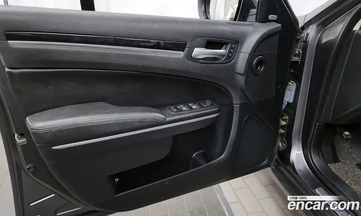 Chrysler 300C 2016 3.6 гидро в Москве № 1551541, фото 14