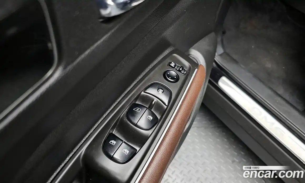 Renault QM6 2017 2.0 гидро в Москве № 1615377, фото 29