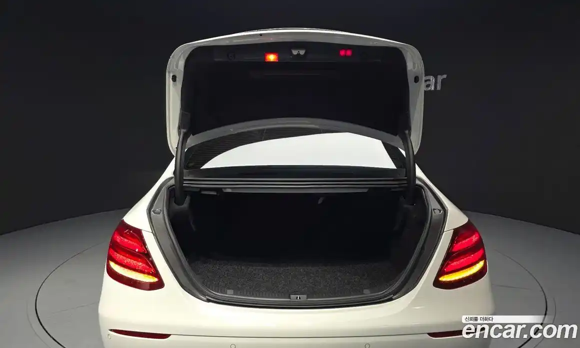 Mercedes-Benz E-Class 2018 2.0 гидро в Москве № 1617437, фото 30