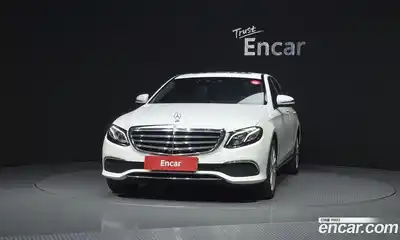 Mercedes-Benz E-Class 2018 2.0 гидро в Москве № 1617437, миниатюра 3