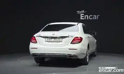 Mercedes-Benz E-Class 2018 2.0 гидро в Москве № 1617437, миниатюра 4