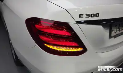 Mercedes-Benz E-Class 2018 2.0 гидро в Москве № 1617437, миниатюра 9