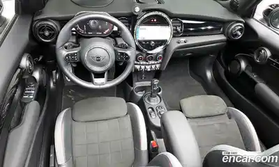 Mini Cooper Convertible 2023 2.0 гидро в Москве № 1619989, миниатюра 10