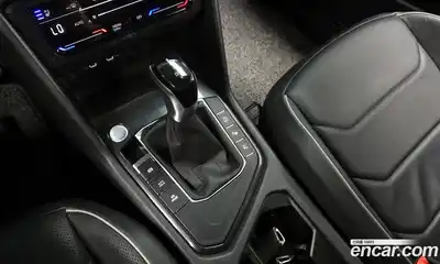 Volkswagen Tiguan 2022 2.0 гидро в Москве № 1623041, миниатюра 12