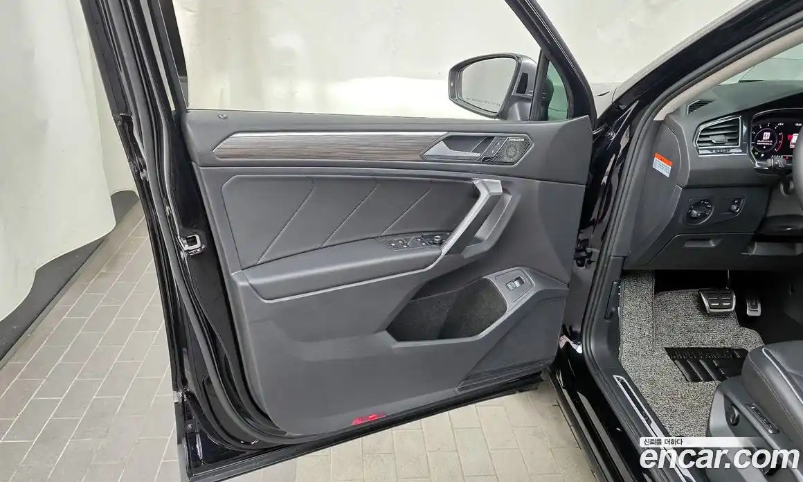 Volkswagen Tiguan 2022 2.0 гидро в Москве № 1623041, фото 14