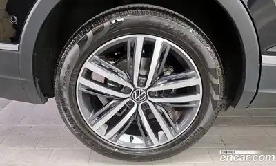 Volkswagen Tiguan 2022 2.0 гидро в Москве № 1623041, миниатюра 5