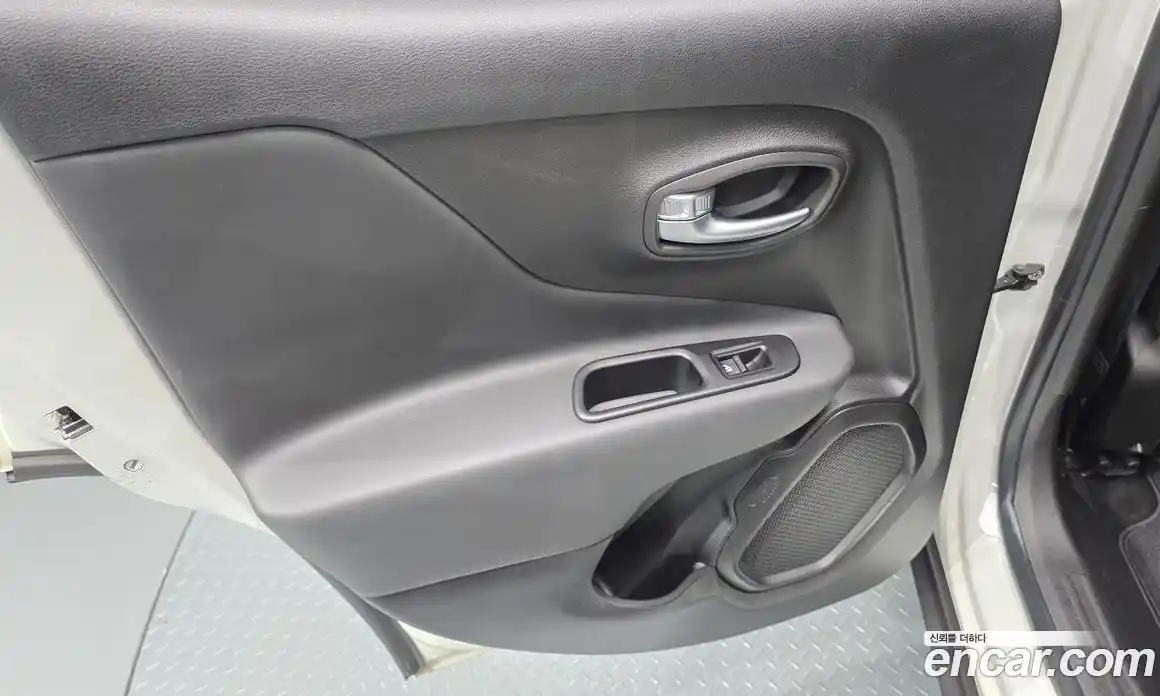 Jeep Renegade 2020 1.6 гидро в Москве № 1624044, фото 15