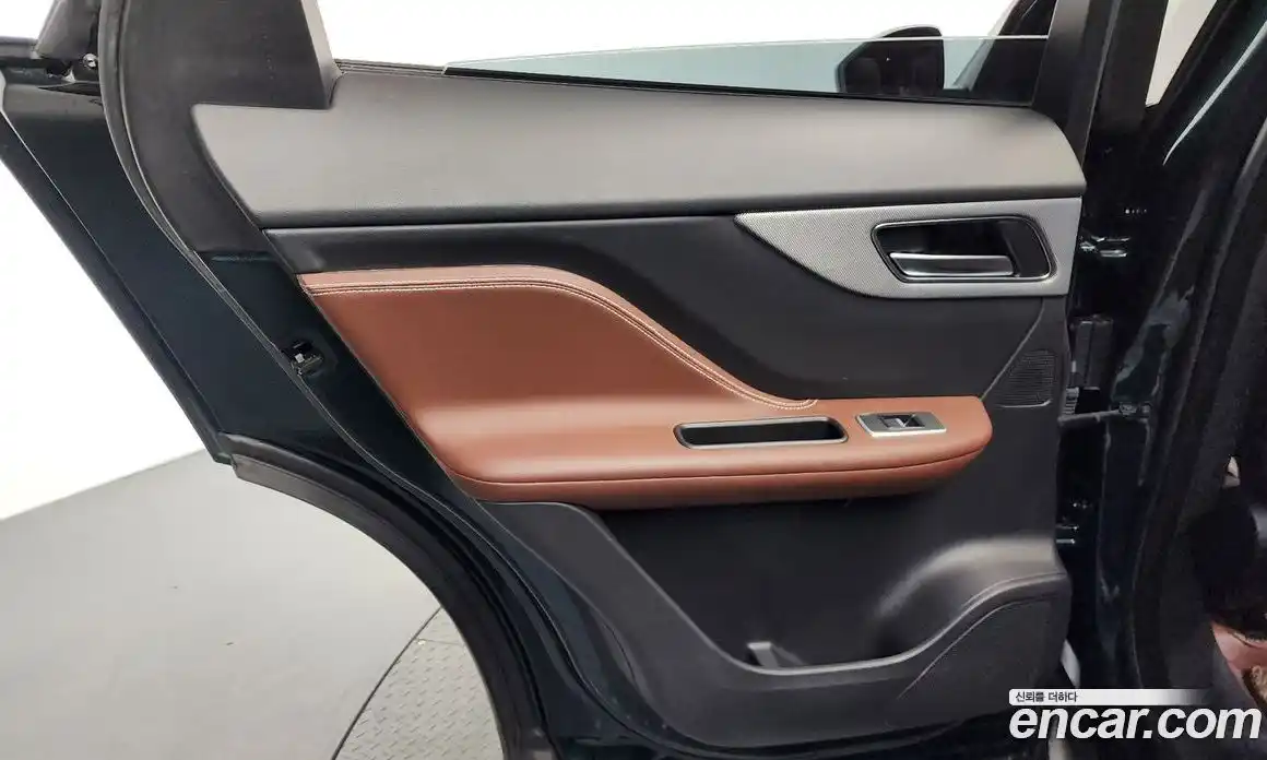 Jaguar F-Pace 2017 3.0 гидро в Москве № 1625492, фото 15
