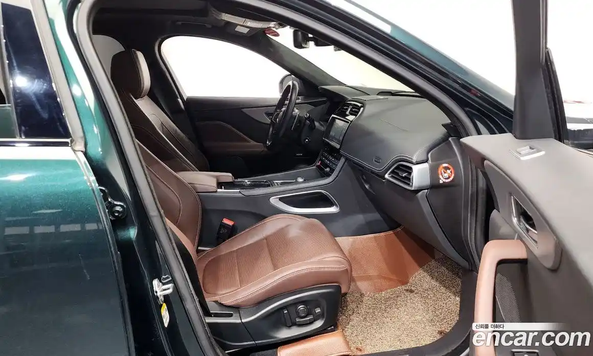 Jaguar F-Pace 2017 3.0 гидро в Москве № 1625492, фото 16