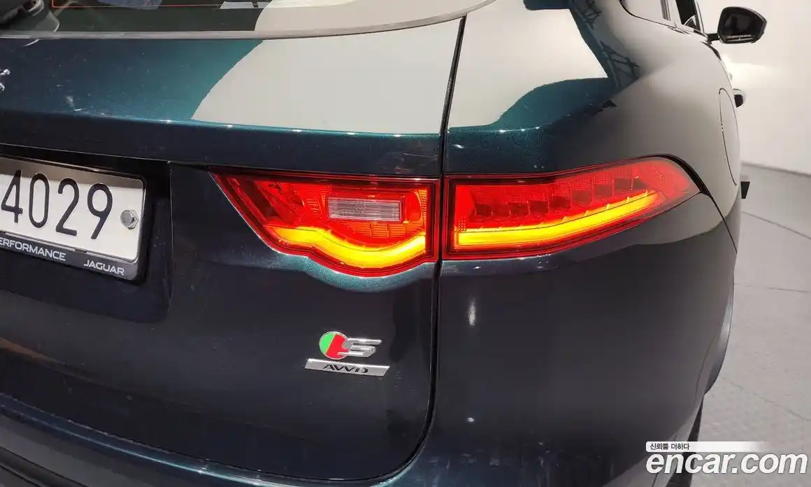 Jaguar F-Pace 2017 3.0 гидро в Москве № 1625492, фото 9